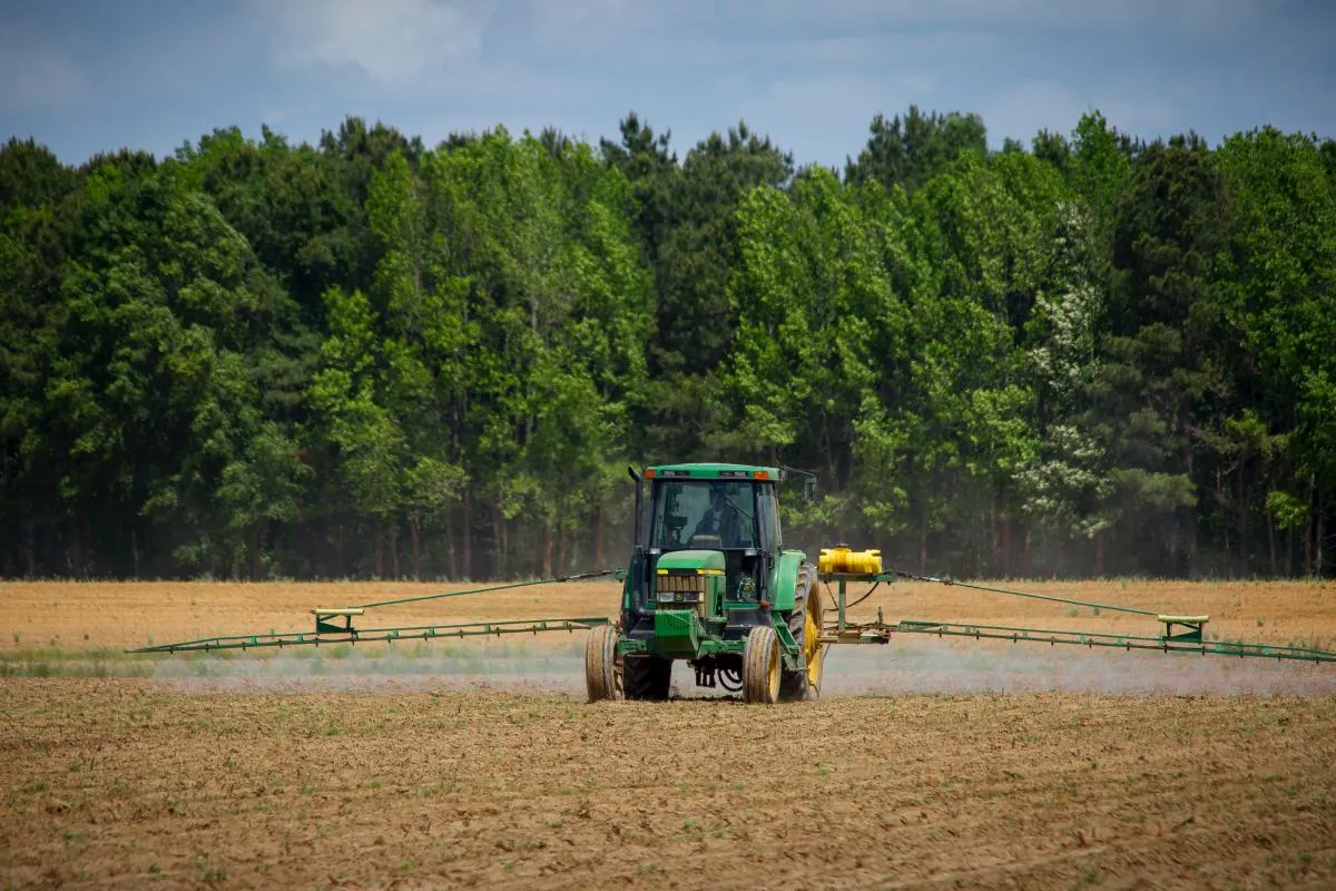 John deere z opryskiwaczem 